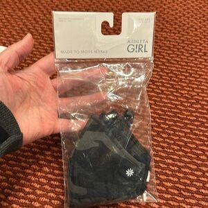 Athleta Girl, 3-pack Made to Move Masks.
NWT, with adjustable strap